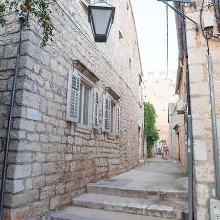 בית נופש Casa Gojave - Authentic Hvar House With Garden חוואר