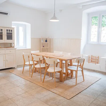 Casa Gojave - Authentic Hvar House With Garden בית נופש