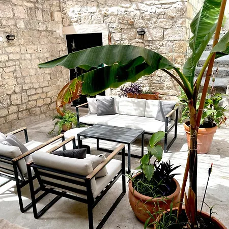 בית נופש Casa Gojave - Authentic Hvar House With Garden *